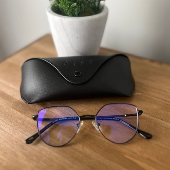 Diff Eyewear Accessories - Diff eyewear pixie bluelight new